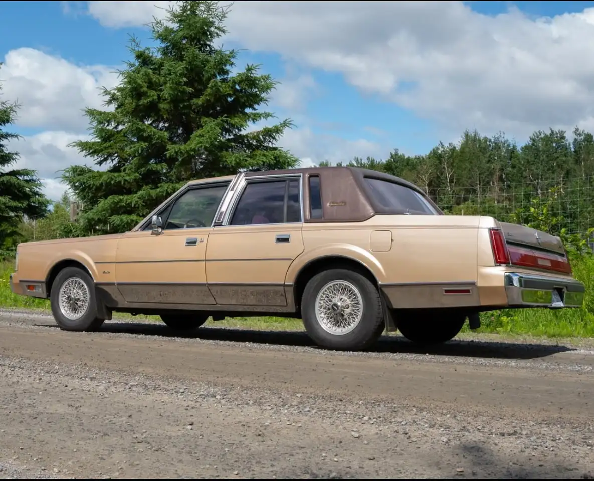 Lincoln Town Car снимка Lincoln Town Car