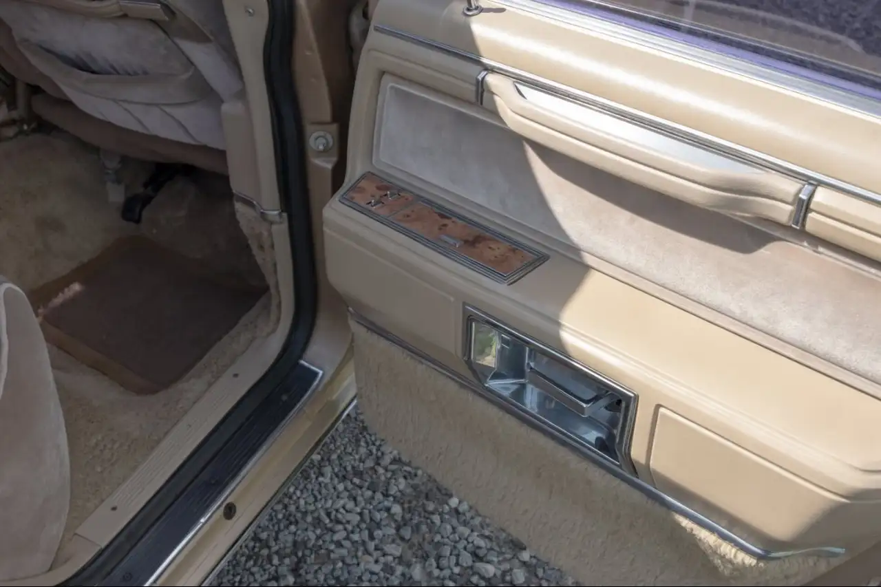 Lincoln Town Car снимка Lincoln Town Car
