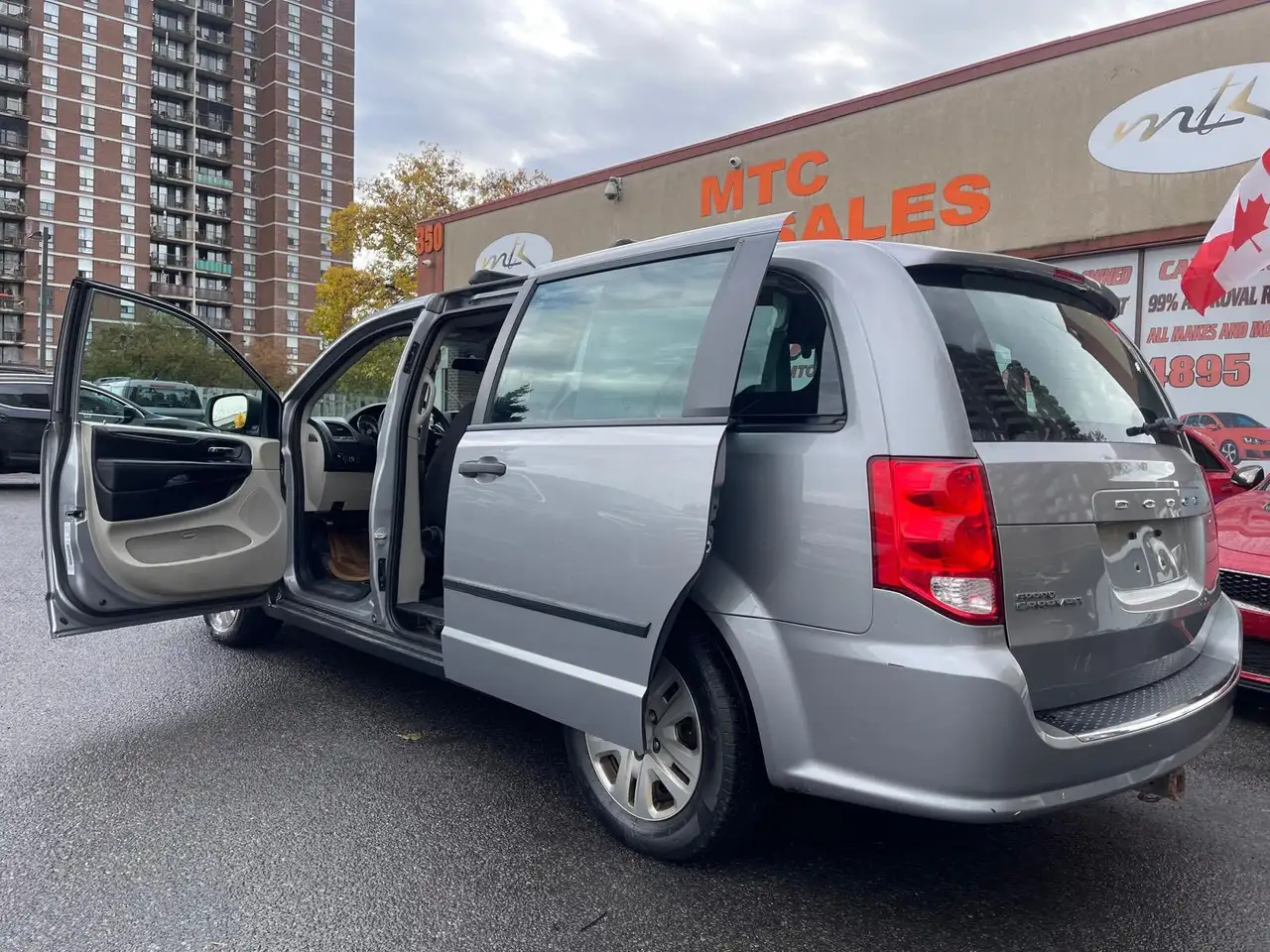 Dodge Grand Caravan photo Dodge Grand Caravan