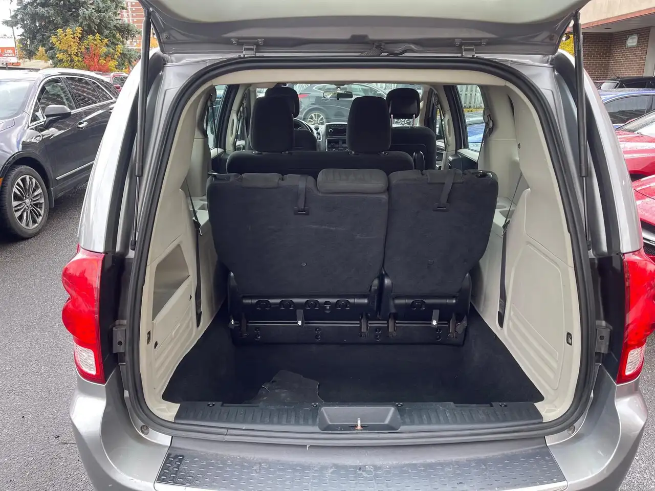 Dodge Grand Caravan photo Dodge Grand Caravan