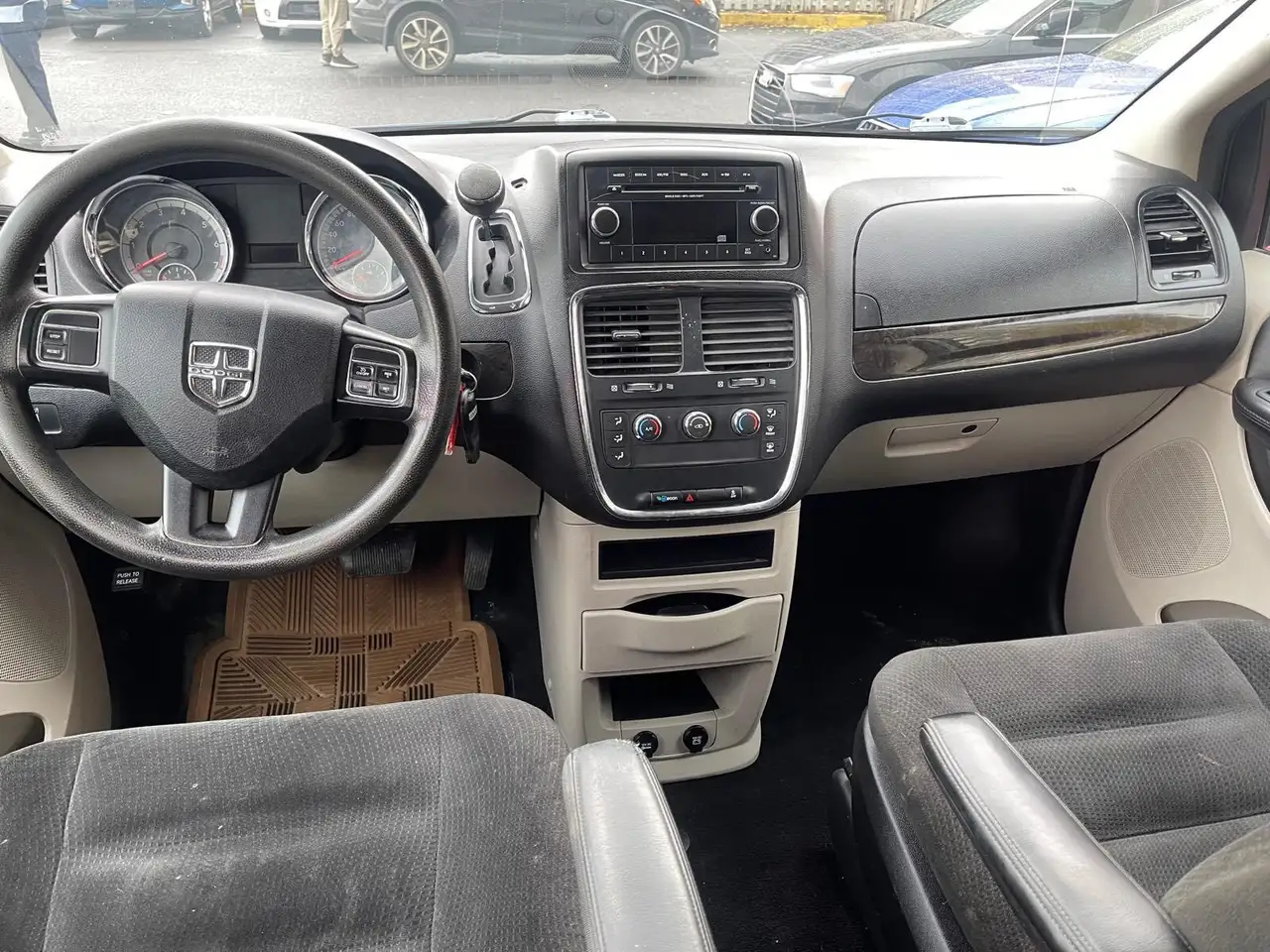Dodge Grand Caravan photo Dodge Grand Caravan