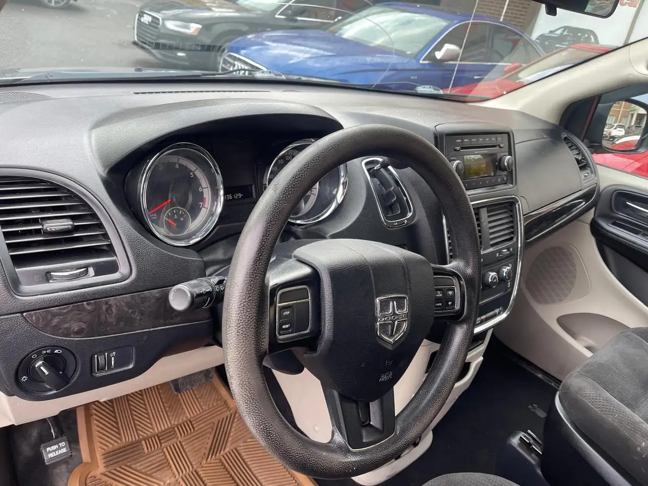 Dodge Grand Caravan photo Dodge Grand Caravan