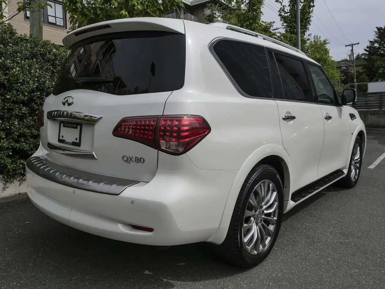 Infiniti QX80 fotografie Infiniti QX80