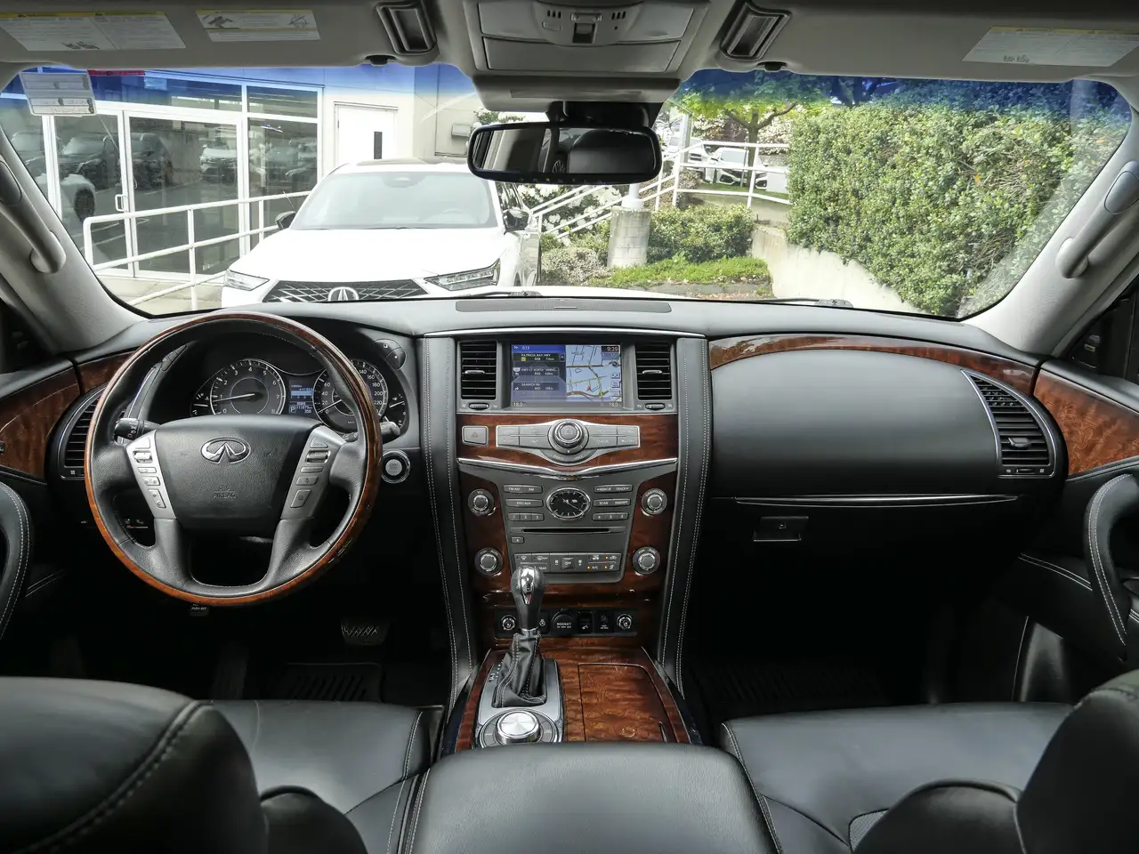 Infiniti QX80 fotografie Infiniti QX80
