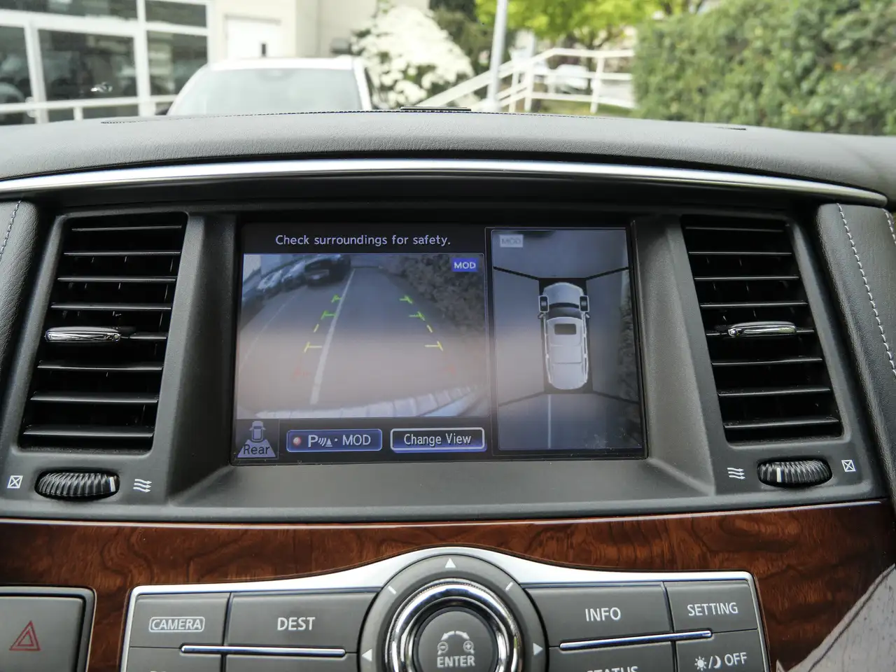 Infiniti QX80 fotografie Infiniti QX80