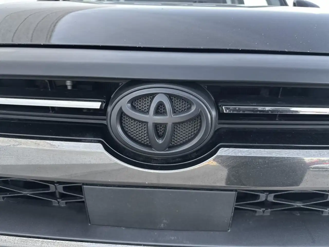 Toyota 4-Runner снимка Toyota 4-Runner
