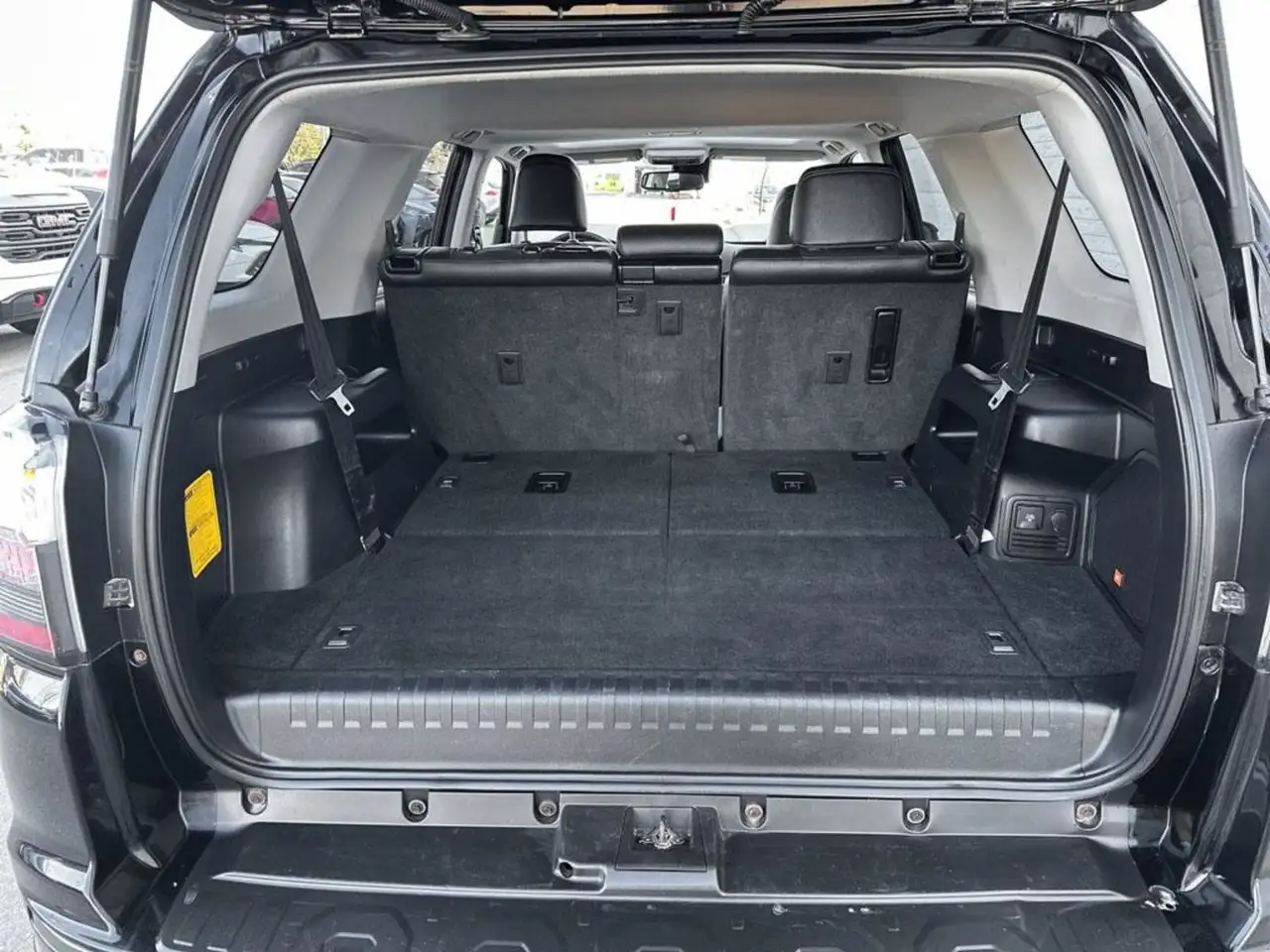 Toyota 4-Runner снимка Toyota 4-Runner