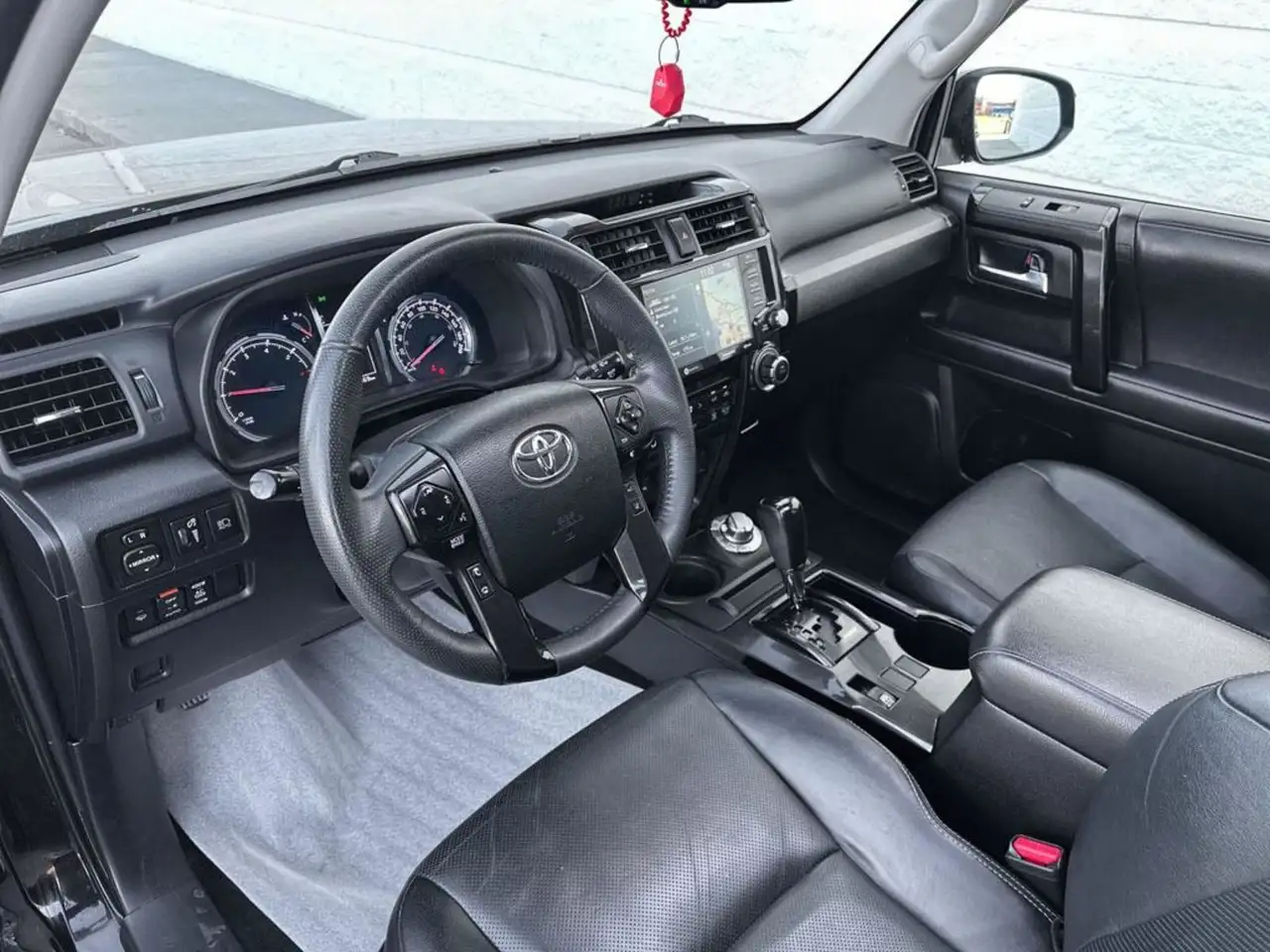 Toyota 4-Runner снимка Toyota 4-Runner