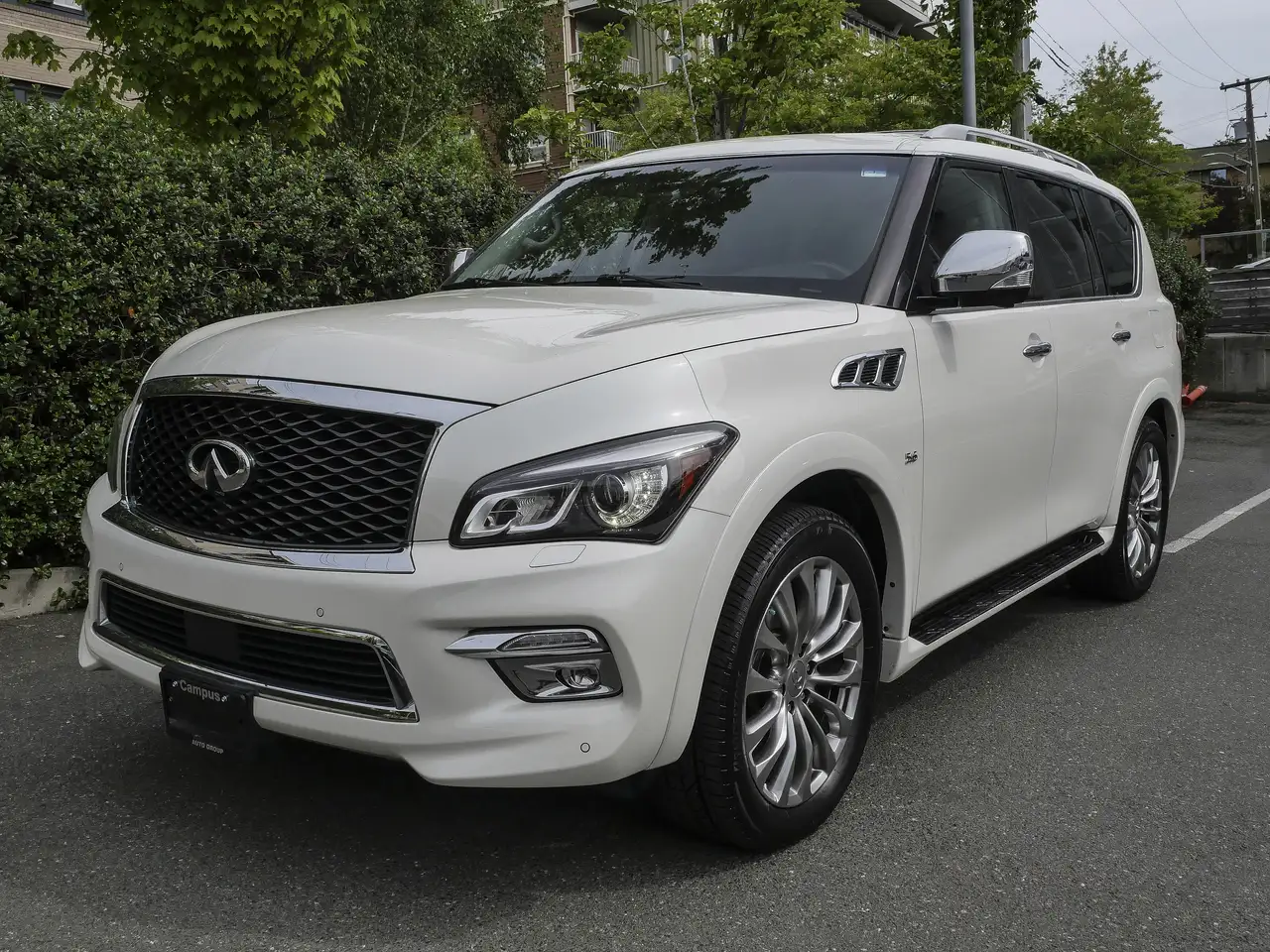 Infiniti QX80 fotografie Infiniti QX80