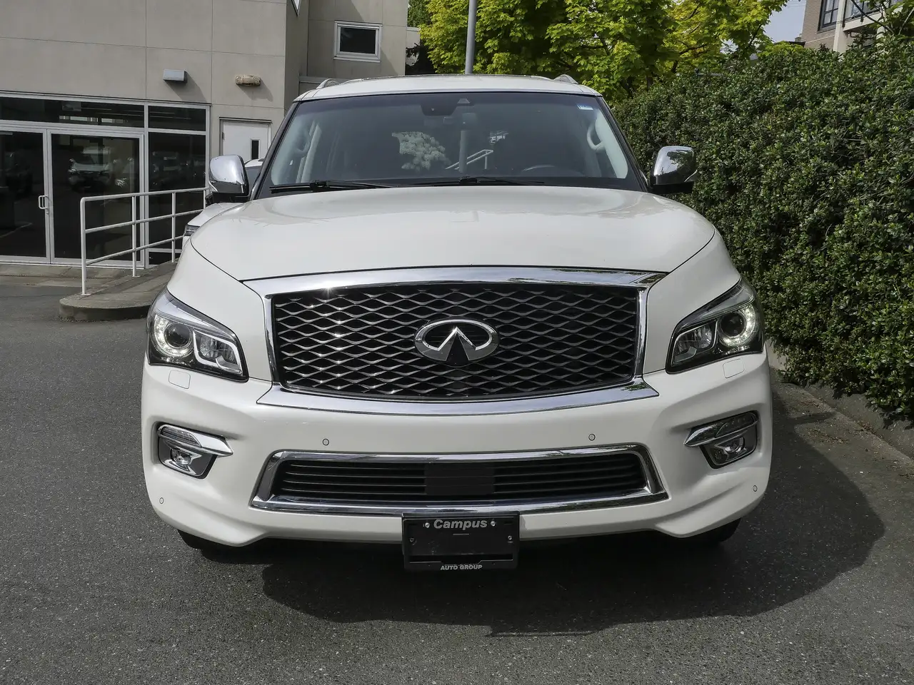Infiniti QX80 fotografie Infiniti QX80