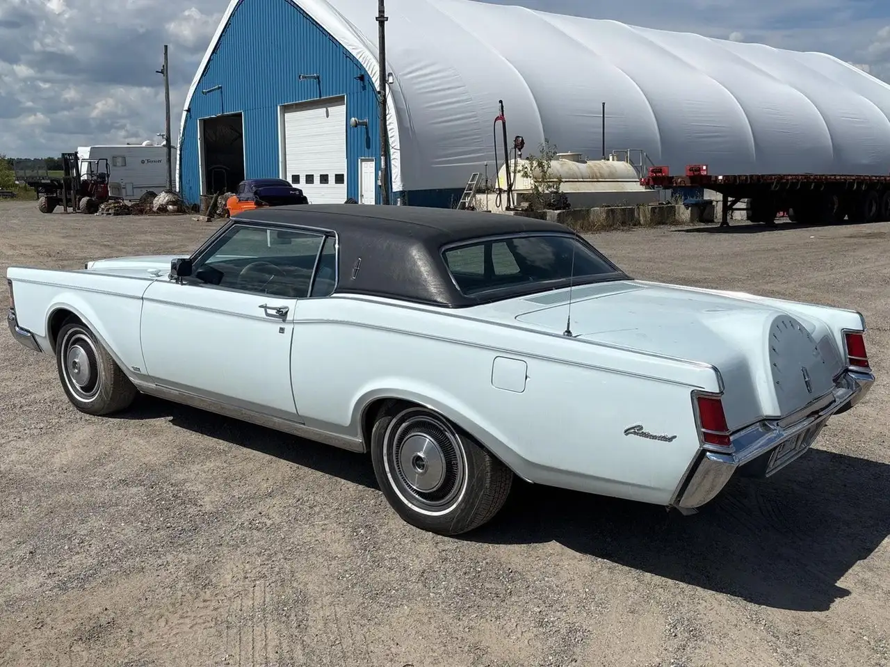 Lincoln Continental снимка Lincoln Continental