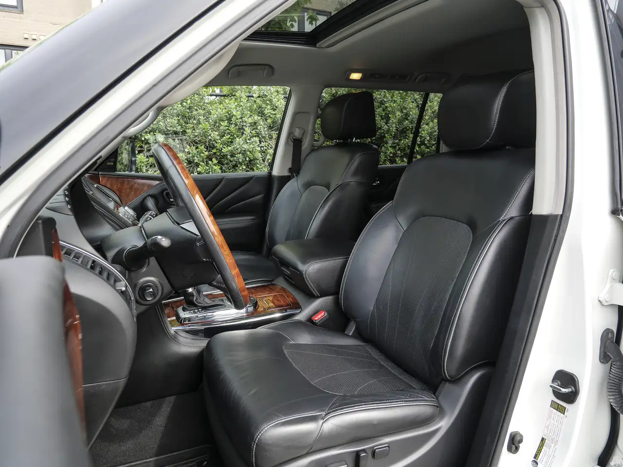 Infiniti QX80 fotografie Infiniti QX80