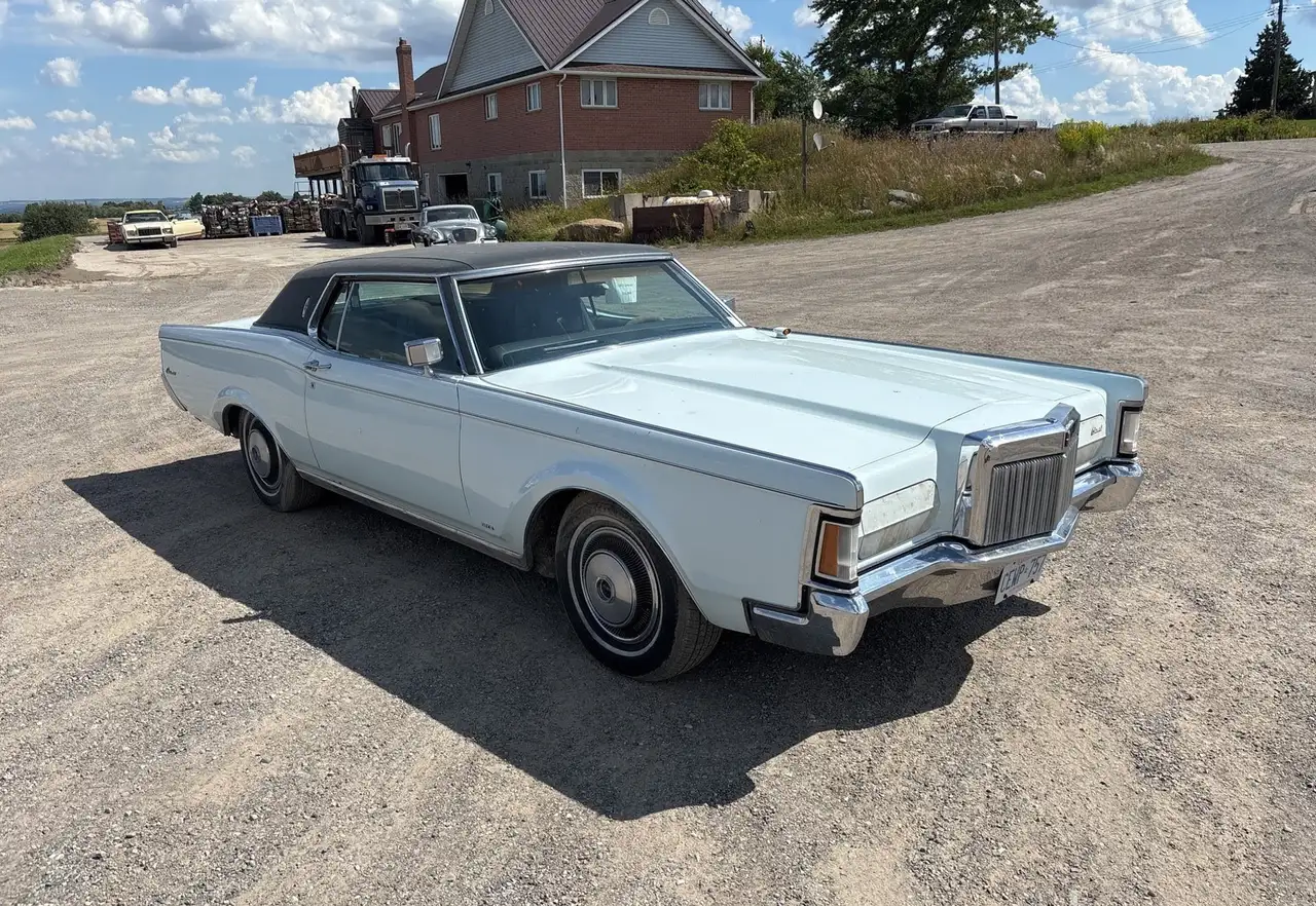 Lincoln Continental снимка Lincoln Continental