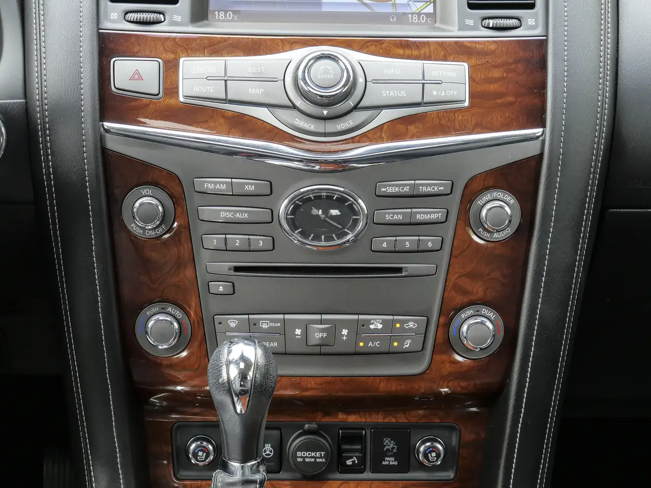 Infiniti QX80 fotografie Infiniti QX80