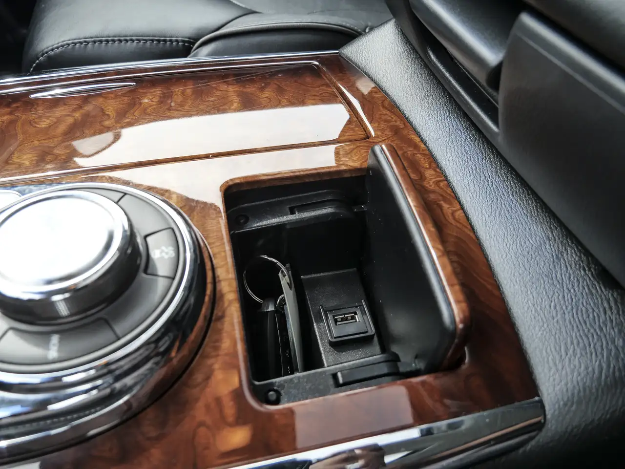 Infiniti QX80 fotografie Infiniti QX80