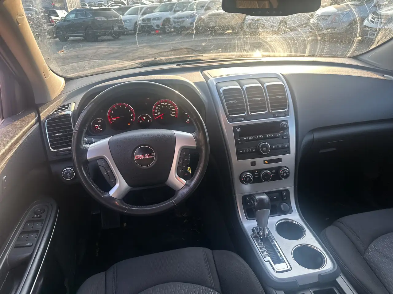 GMC Acadia снимка GMC Acadia
