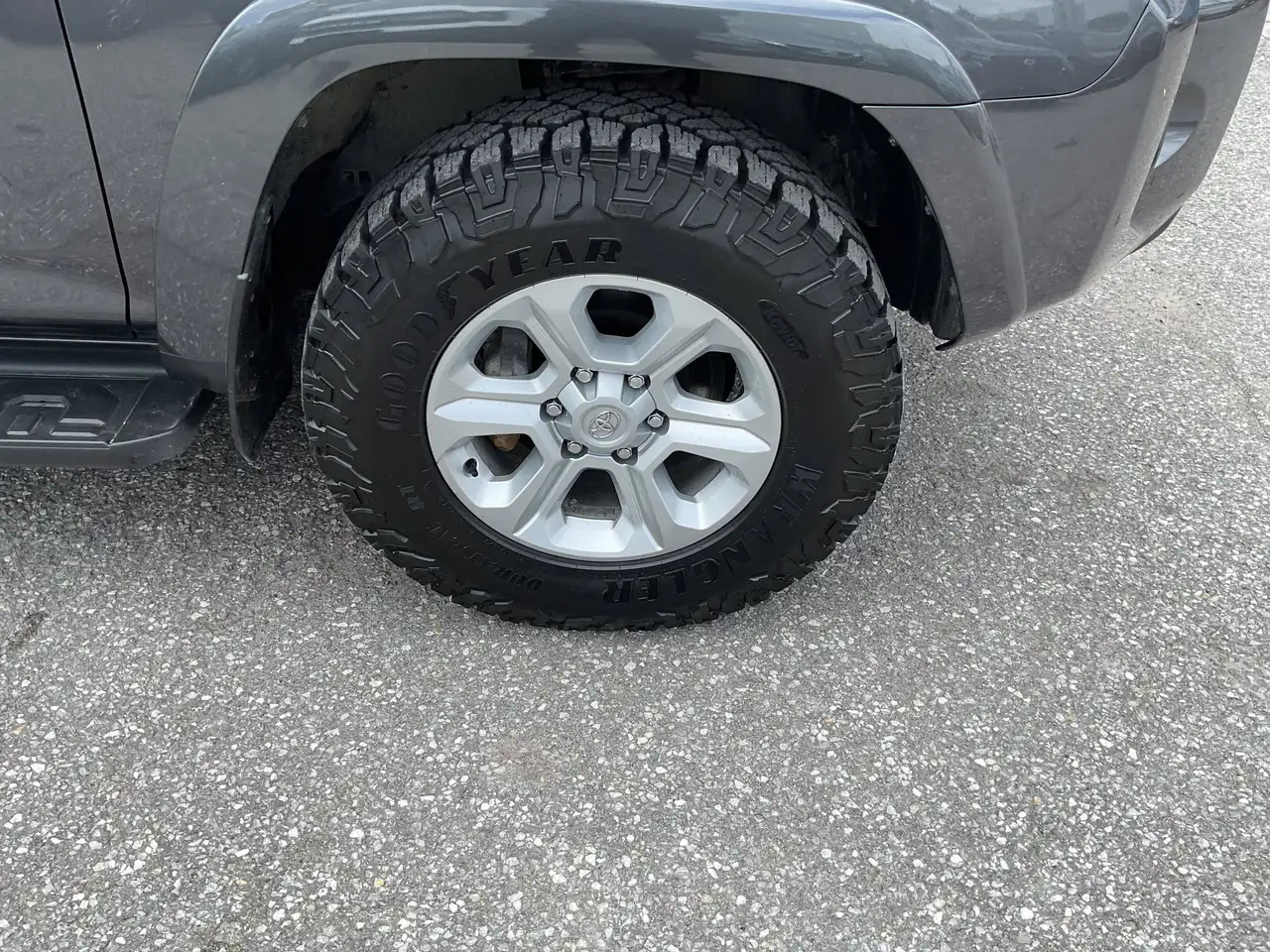 Toyota 4-Runner снимка Toyota 4-Runner