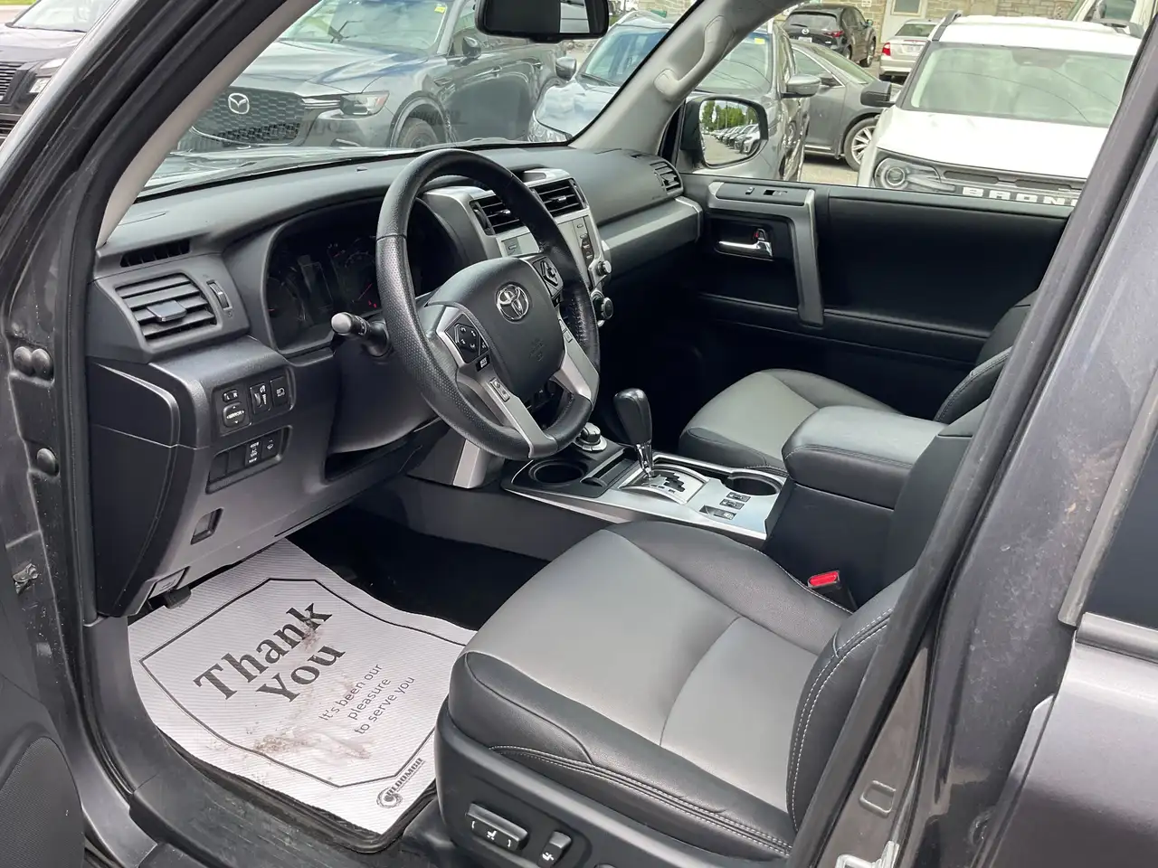 Toyota 4-Runner снимка Toyota 4-Runner