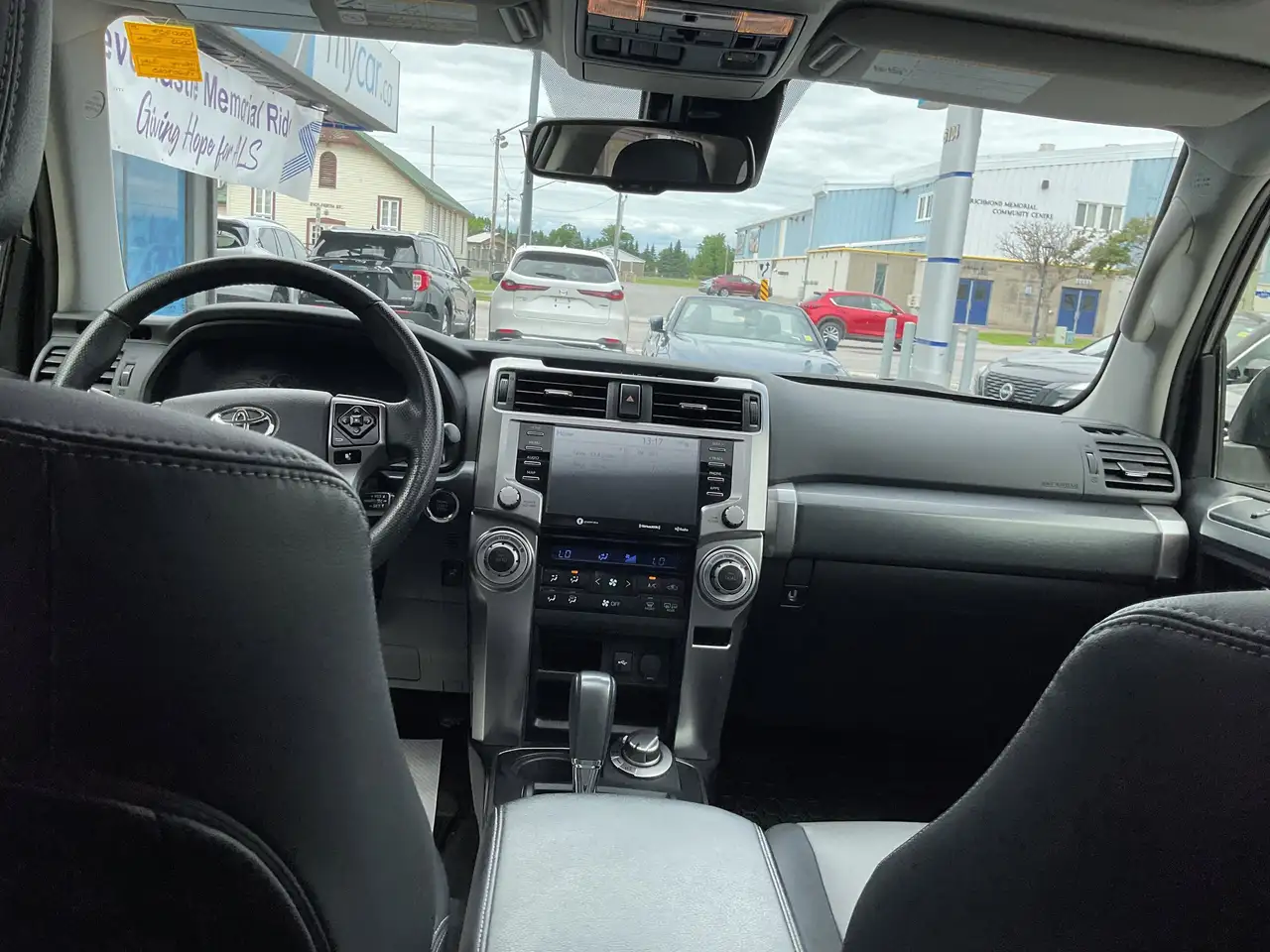 Toyota 4-Runner снимка Toyota 4-Runner