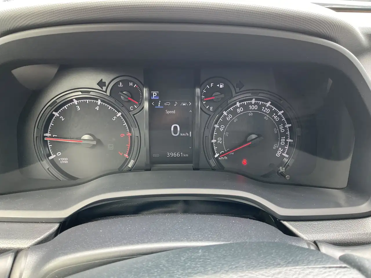 Toyota 4-Runner снимка Toyota 4-Runner