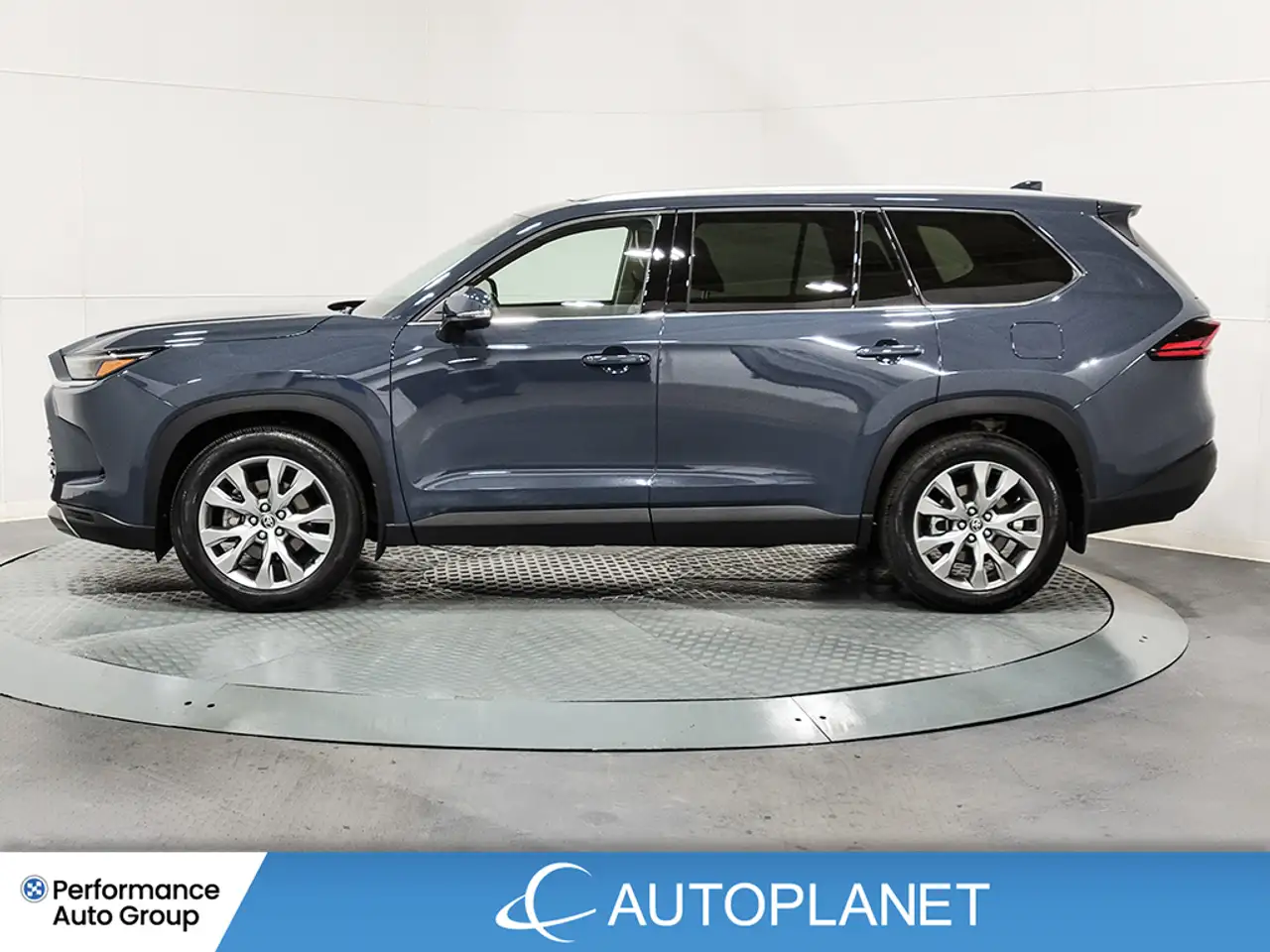 Toyota Grand Highlander снимка Toyota Grand Highlander