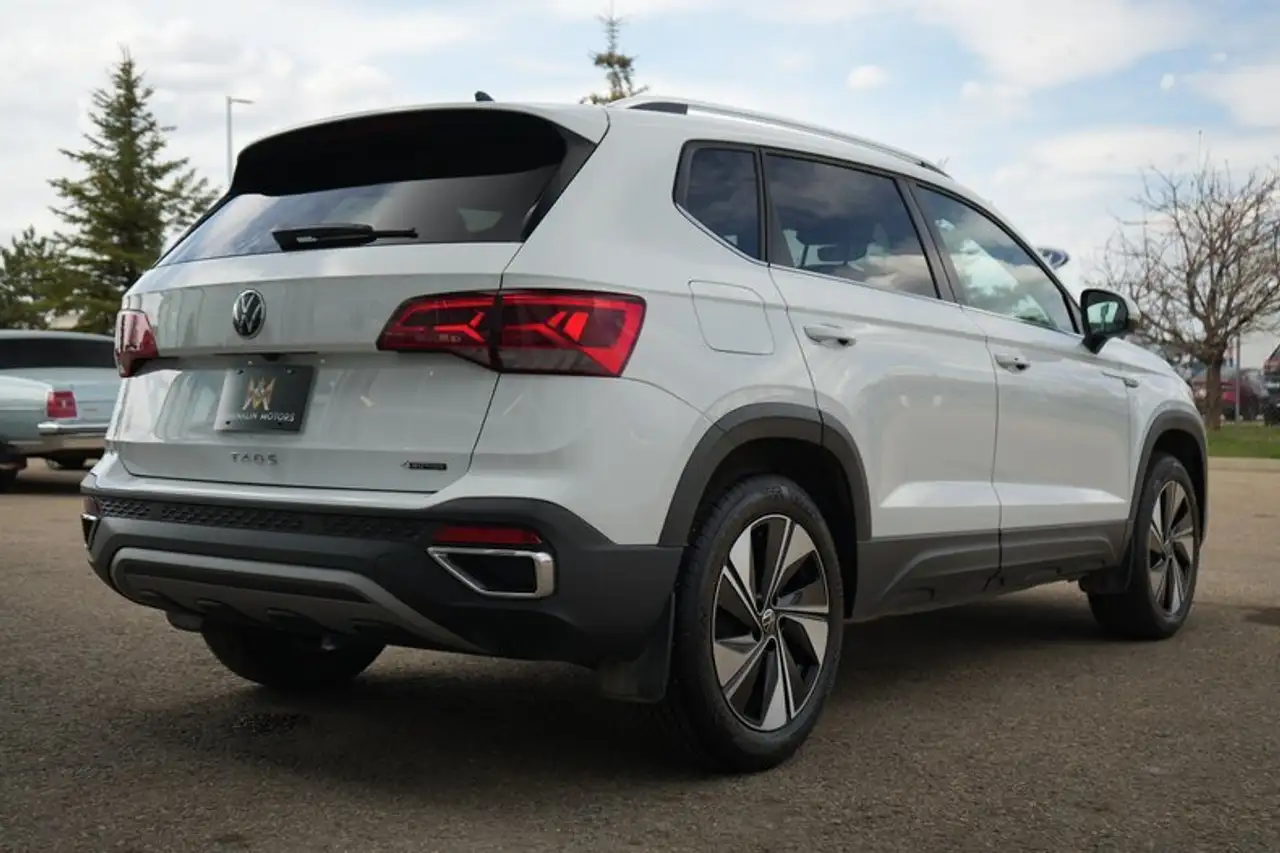 Volkswagen Taos photo Volkswagen Taos