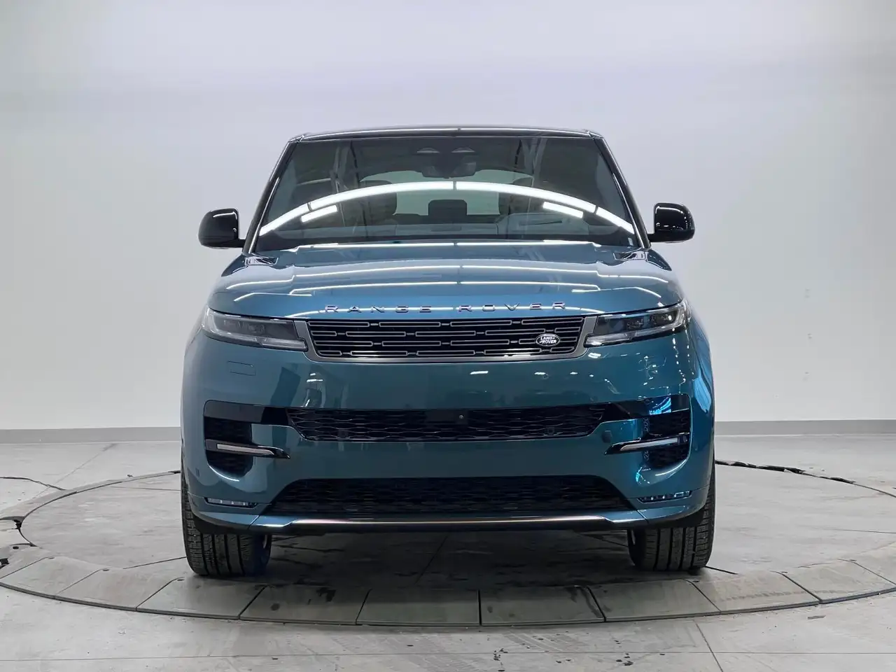 Land Rover Range Rover Sport снимка Land Rover Range Rover Sport