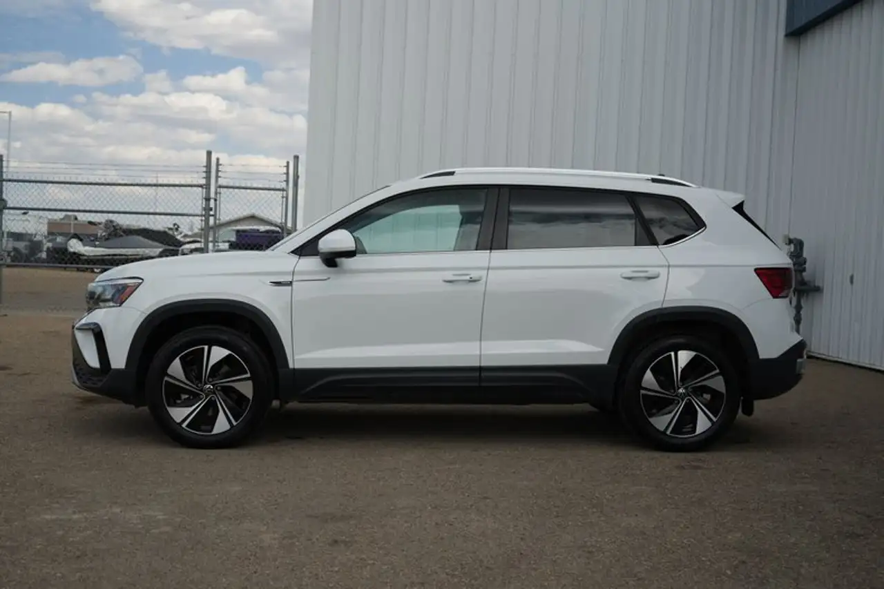 Volkswagen Taos photo Volkswagen Taos