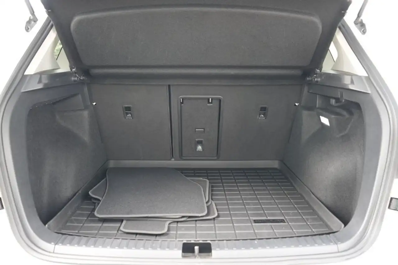 Volkswagen Taos photo Volkswagen Taos