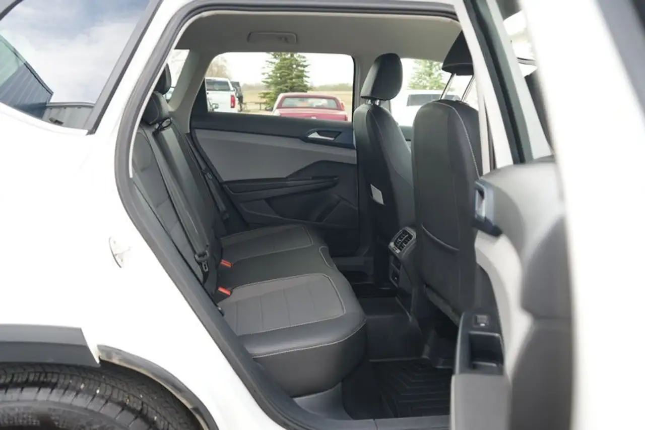 Volkswagen Taos photo Volkswagen Taos