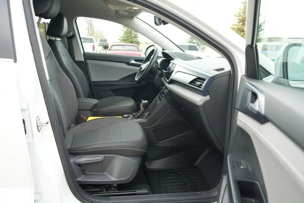Volkswagen Taos photo Volkswagen Taos