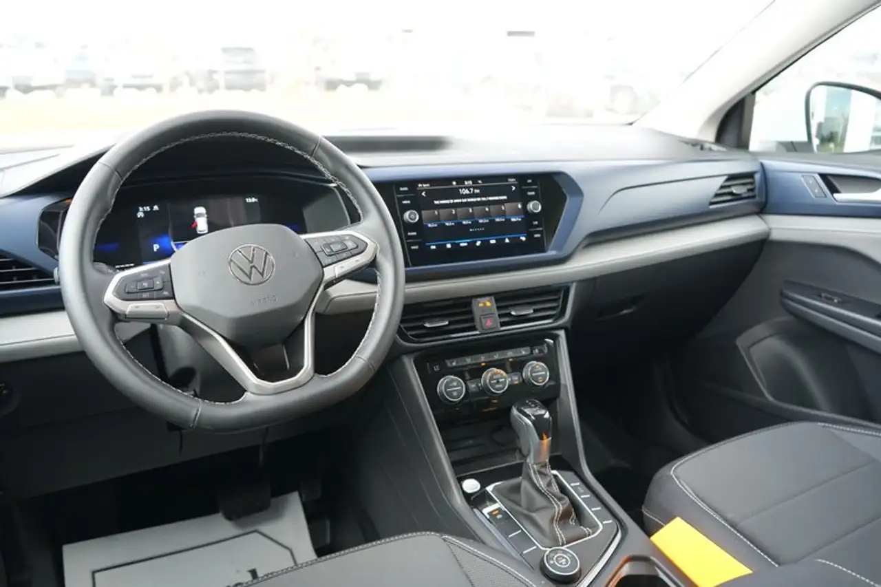 Volkswagen Taos photo Volkswagen Taos