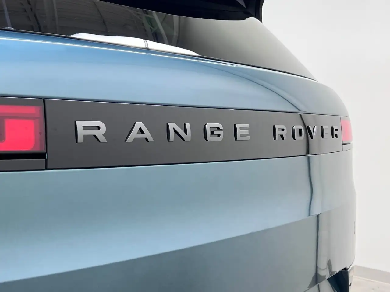 Land Rover Range Rover Sport снимка Land Rover Range Rover Sport