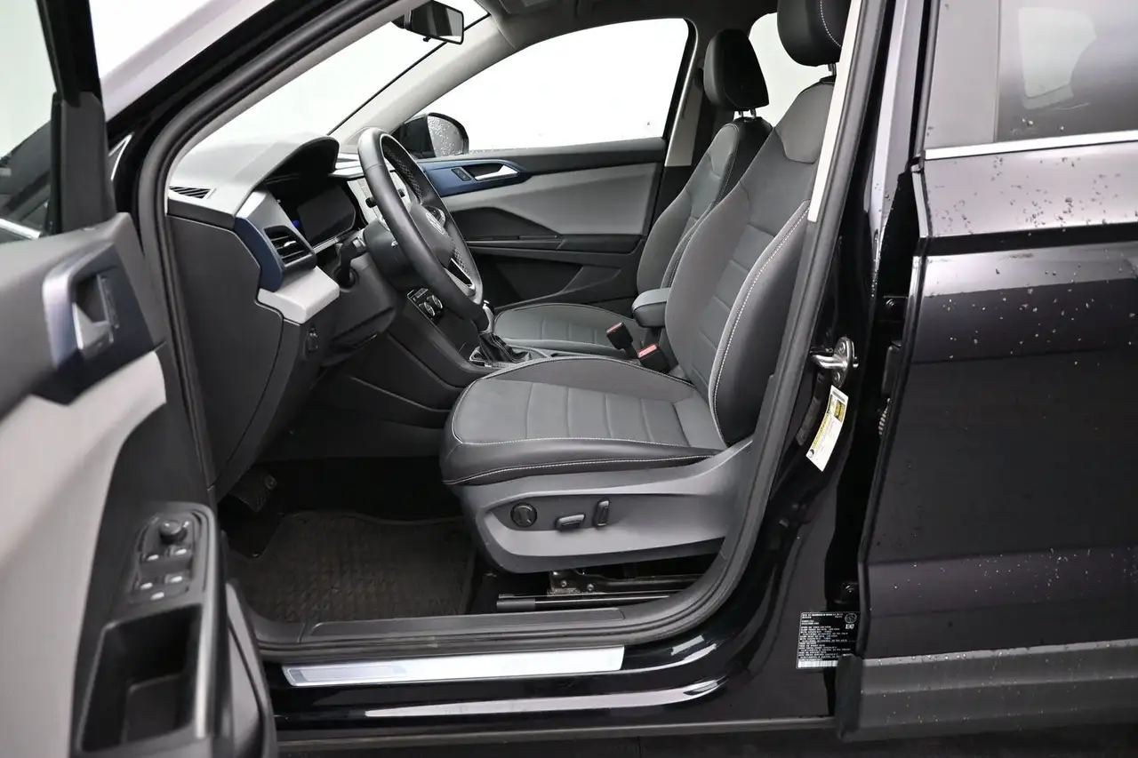 Volkswagen Taos photo Volkswagen Taos