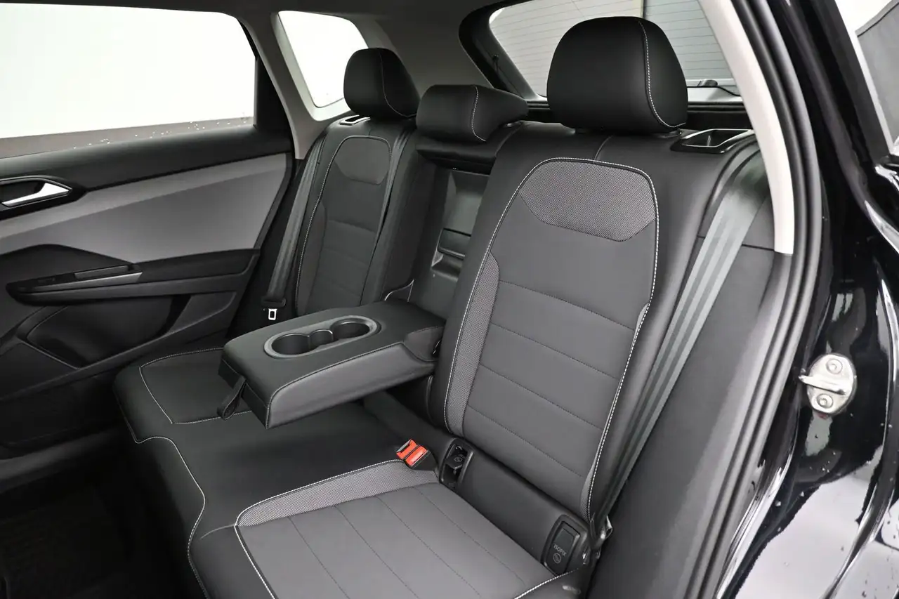 Volkswagen Taos photo Volkswagen Taos