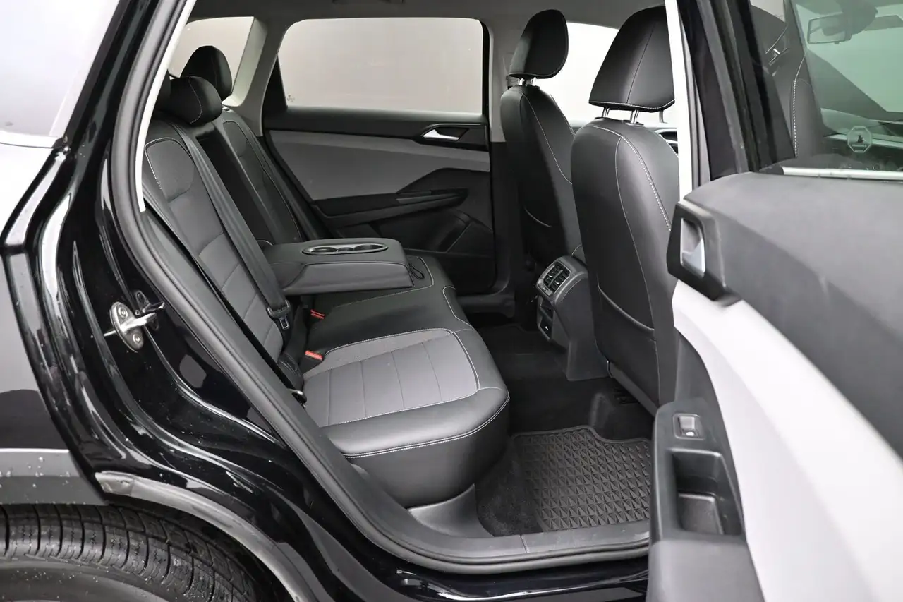Volkswagen Taos photo Volkswagen Taos