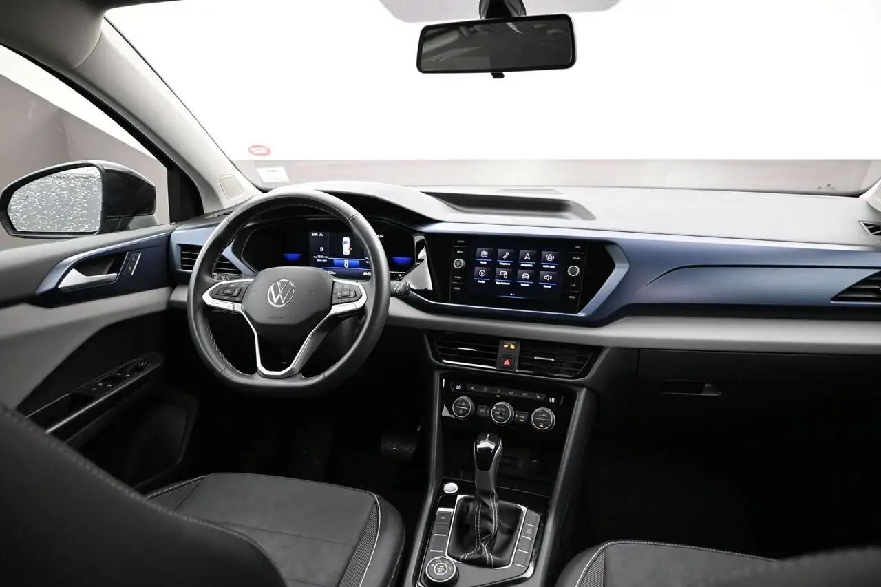 Volkswagen Taos photo Volkswagen Taos
