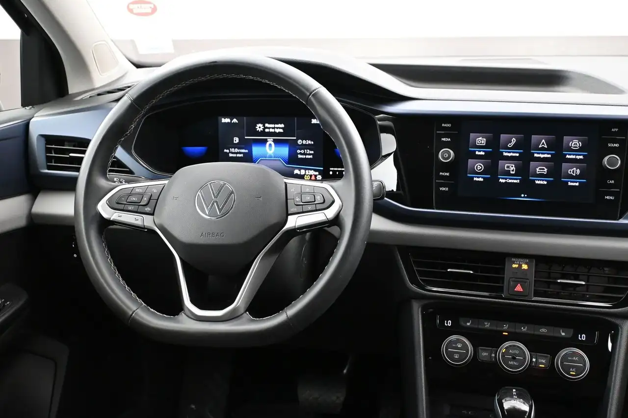 Volkswagen Taos photo Volkswagen Taos