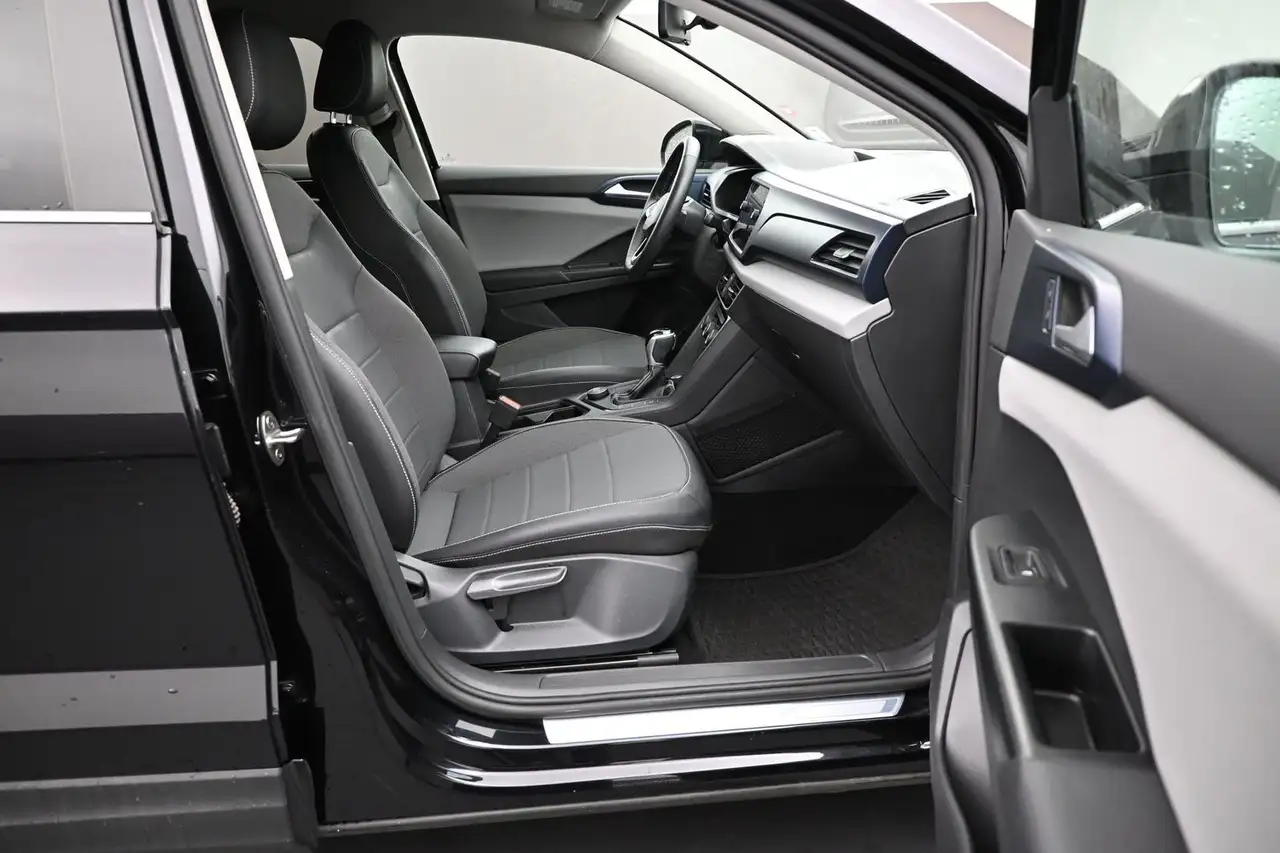 Volkswagen Taos photo Volkswagen Taos