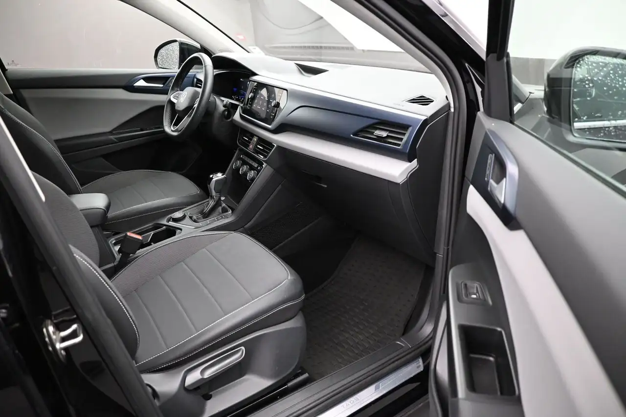 Volkswagen Taos photo Volkswagen Taos