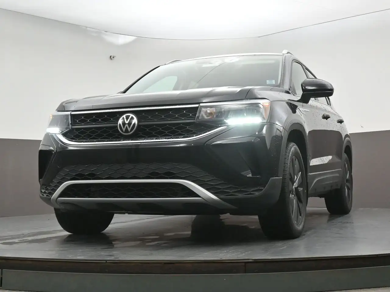 Volkswagen Taos photo Volkswagen Taos