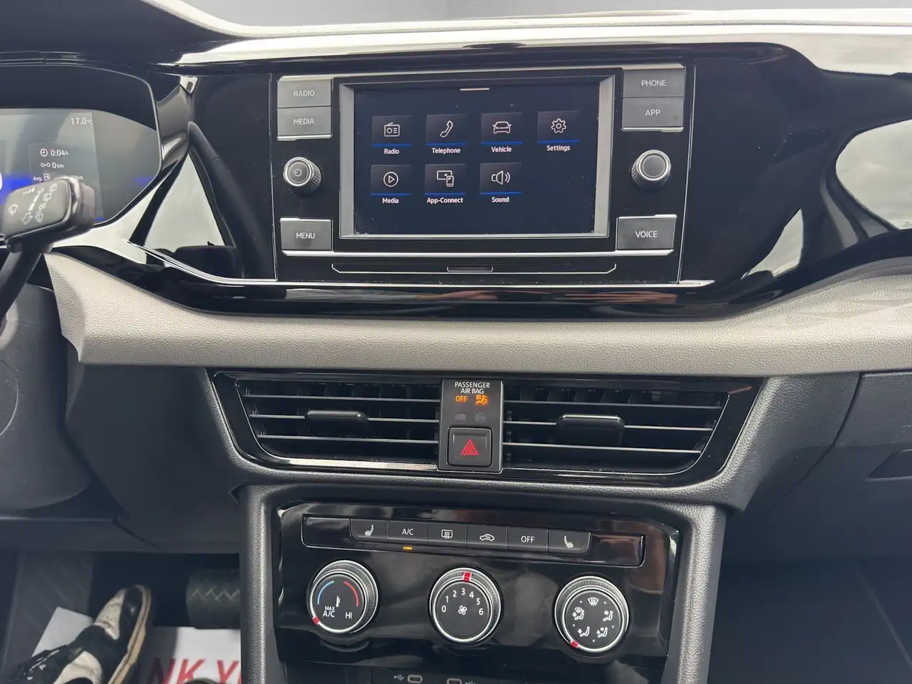 Volkswagen Taos photo Volkswagen Taos