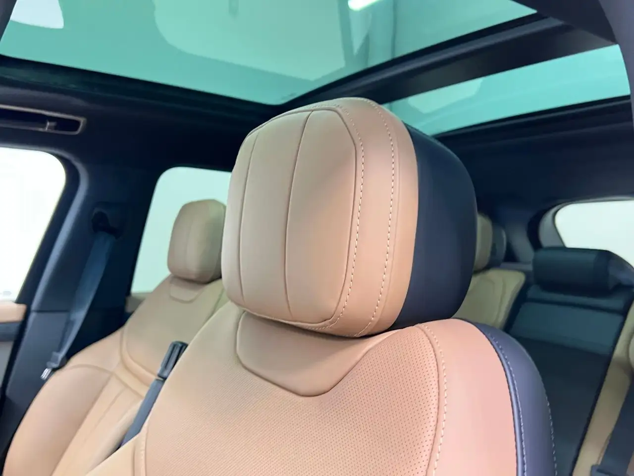 Land Rover Range Rover Sport снимка Land Rover Range Rover Sport