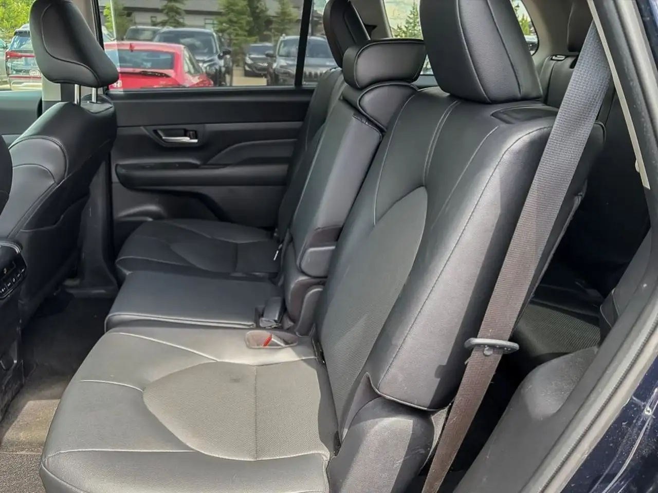 Toyota Grand Highlander fotografie Toyota Grand Highlander