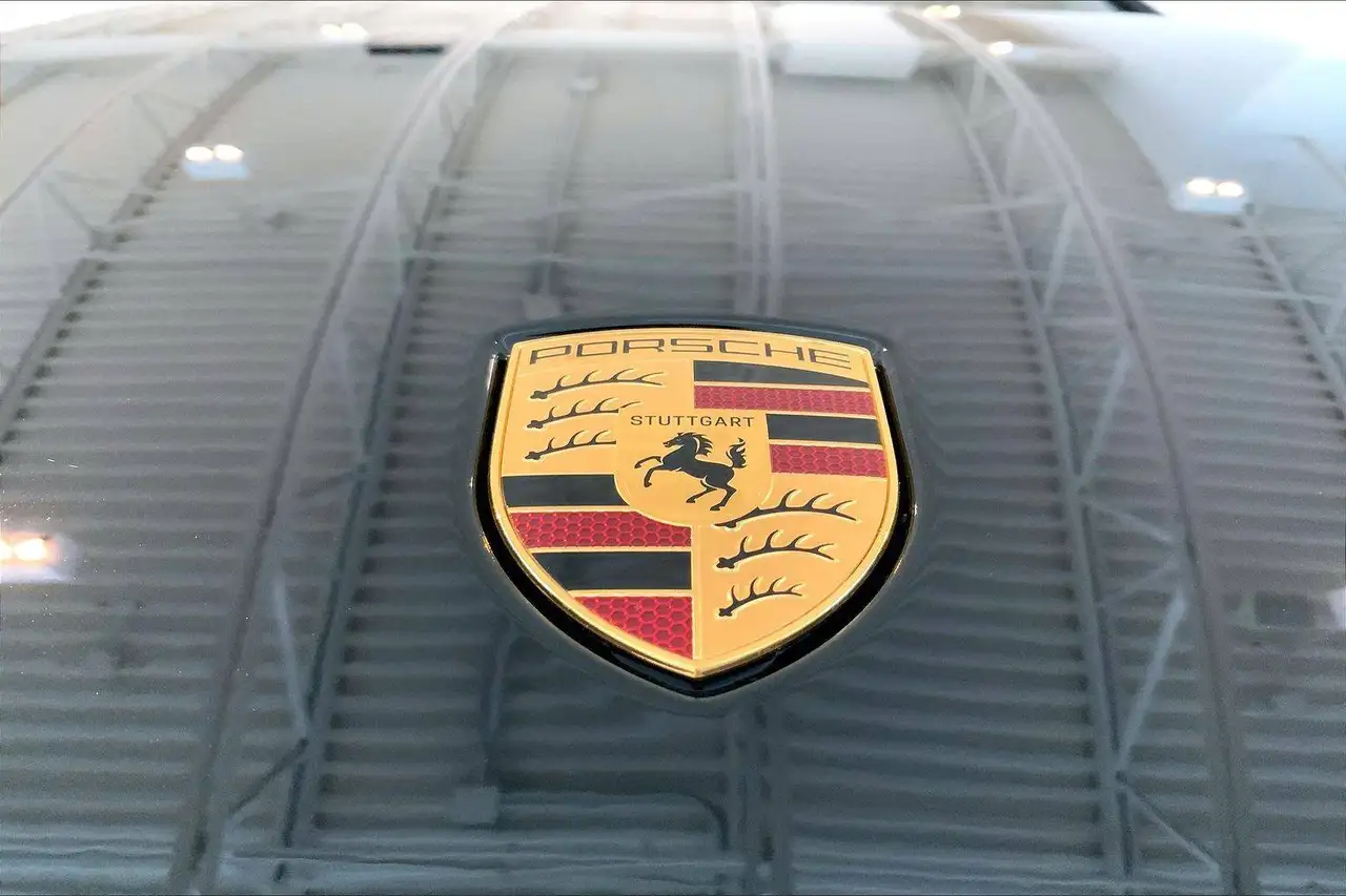 Porsche Cayenne photo Porsche Cayenne