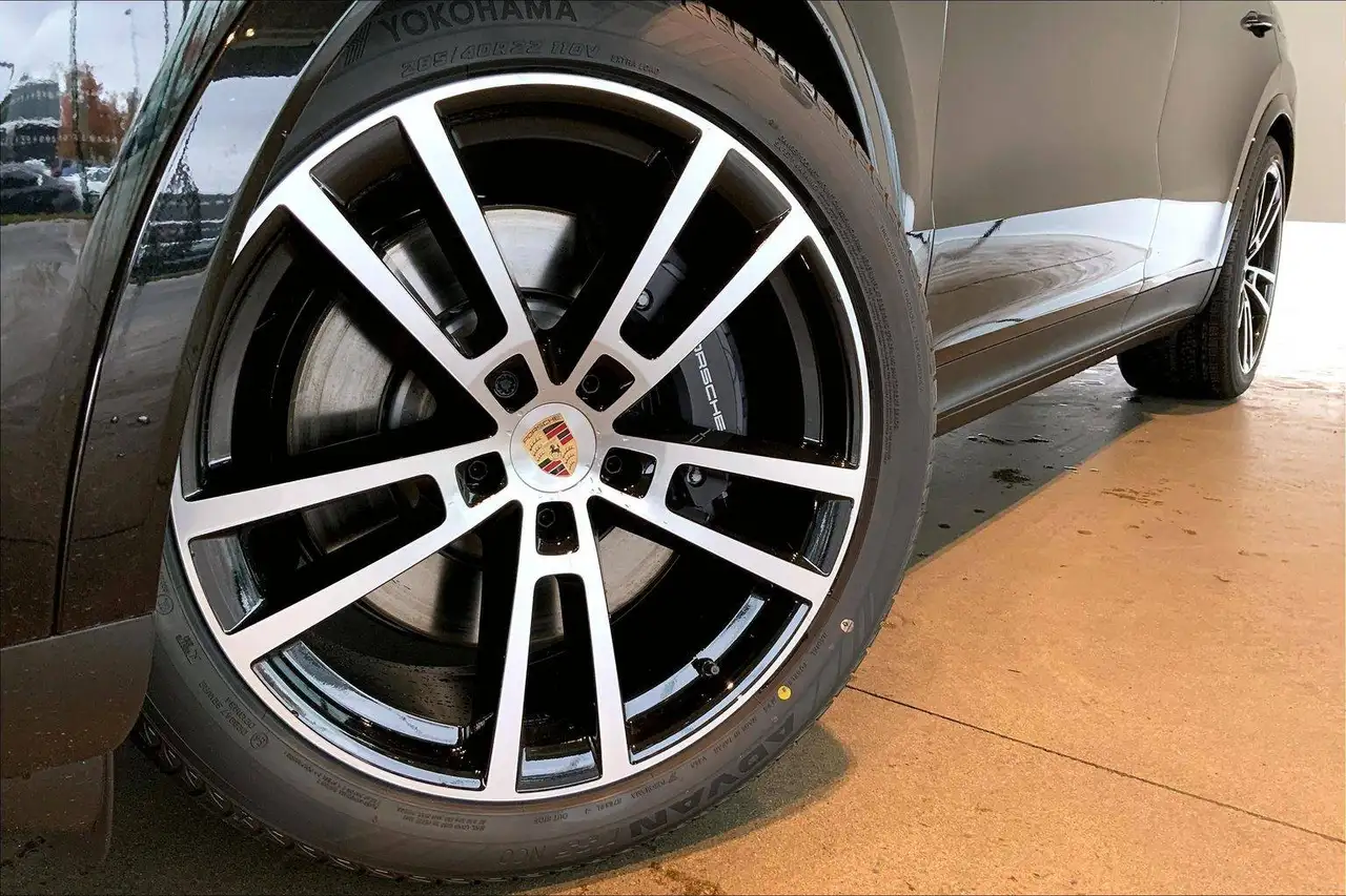 Porsche Cayenne photo Porsche Cayenne