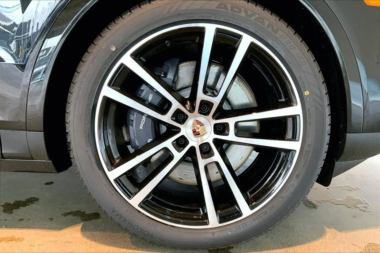Porsche Cayenne photo Porsche Cayenne