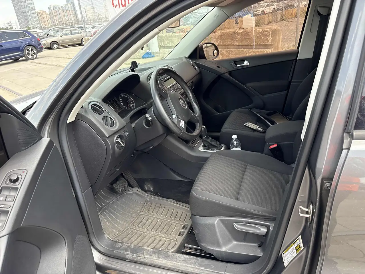 Volkswagen Tiguan photo Volkswagen Tiguan