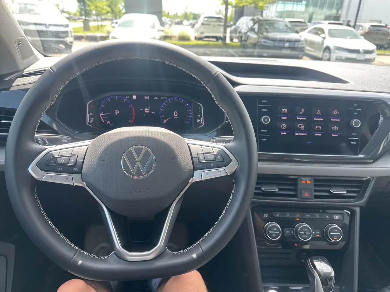 Volkswagen Taos снимка Volkswagen Taos