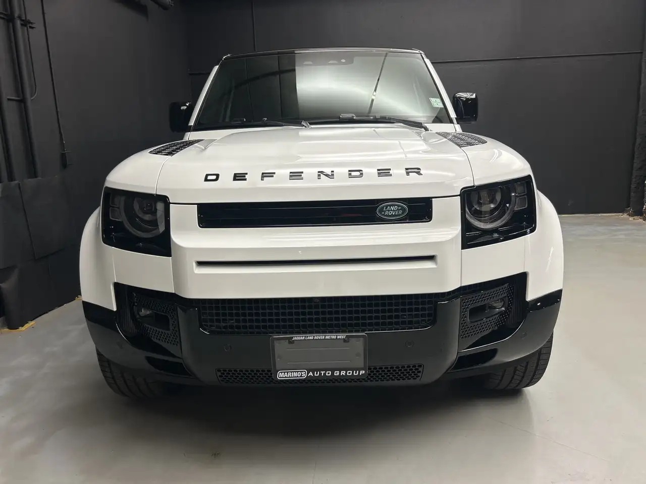 Land Rover Defender снимка Land Rover Defender